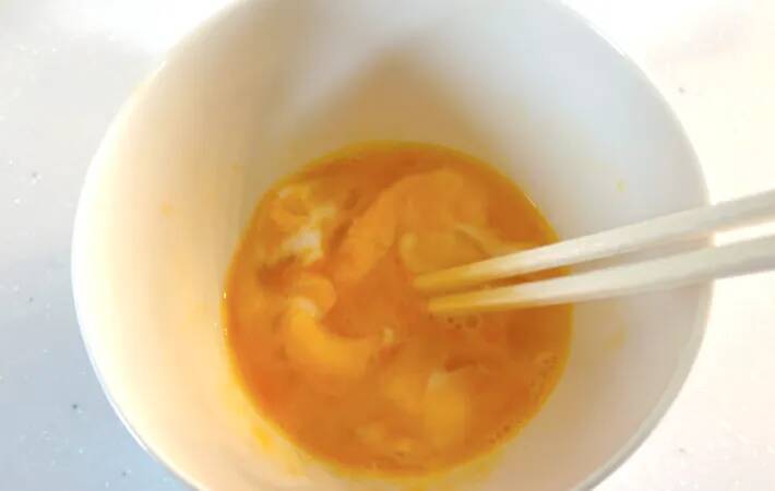 「やった！好きなやつだ！」と子供が歓喜　2つの具材を混ぜ込むだけの『簡単おにぎりレシピ』