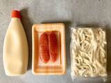 「冷凍うどんはこう使う！　火なしで即完成の『明太マヨうどん』が濃厚で最高【レシピ】」の画像1