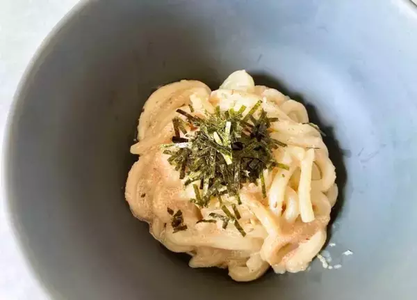 「冷凍うどんはこう使う！　火なしで即完成の『明太マヨうどん』が濃厚で最高【レシピ】」の画像