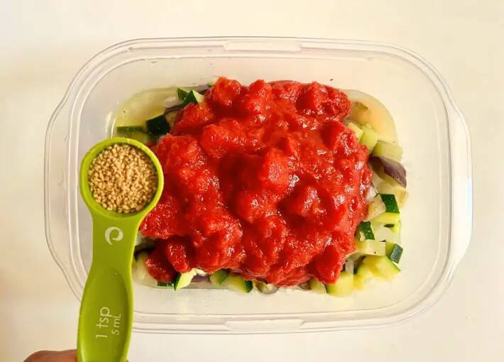 包丁で切ってレンチンするだけ！　ナスとズッキーニの簡単おかずに「夫も喜んだ」【10分以内】