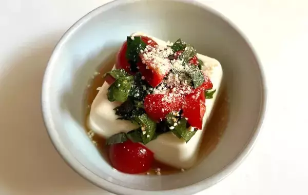 「豆腐に『小さじ1杯』かけてみて！　醤油じゃない食べ方に「夫婦でハマった」」の画像