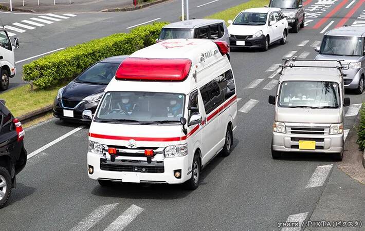 運転中、救急車が来た時は…　警察に聞いた正しい交通ルール