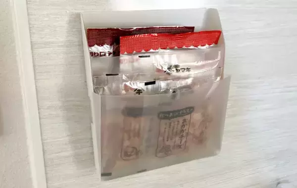 「もっと早く知りたかった…！　『無印良品』のポケット収納、キッチンの小物が劇的すっきり」の画像