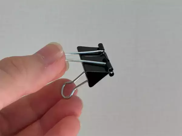 ダブルクリップは収納力アップに使える！　デッドスペースを解消してくれる活用法【3選】