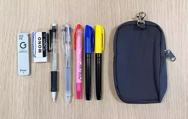 「小物をバッグに入れるのはやめました　スリコのポケットティッシュ＆小物ポーチで「整理できる」「片づけやすい」」の画像