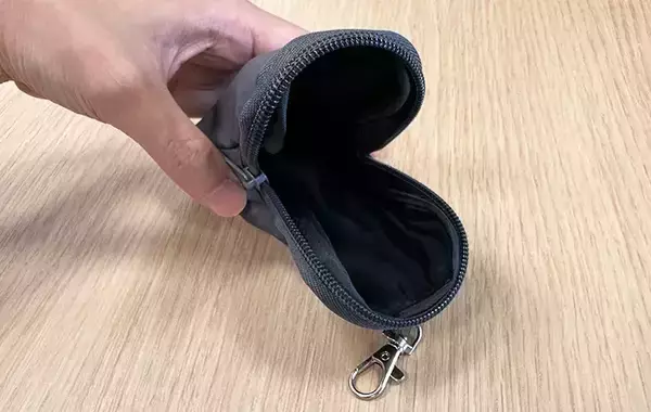 「小物をバッグに入れるのはやめました　スリコのポケットティッシュ＆小物ポーチで「整理できる」「片づけやすい」」の画像