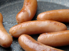 『ソーセージはそのまま焼きません』　一手間で変わる味に「全然違う」「これは驚き」