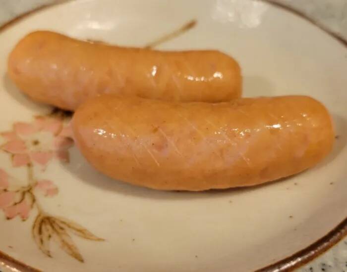 『ソーセージはそのまま焼きません』　一手間で変わる味に「全然違う」「これは驚き」【おかず作りの裏技4選】