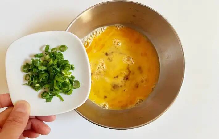 玉子焼きに余っていた『15g』を加えるだけ　食べた夫が「最高のつまみ」
