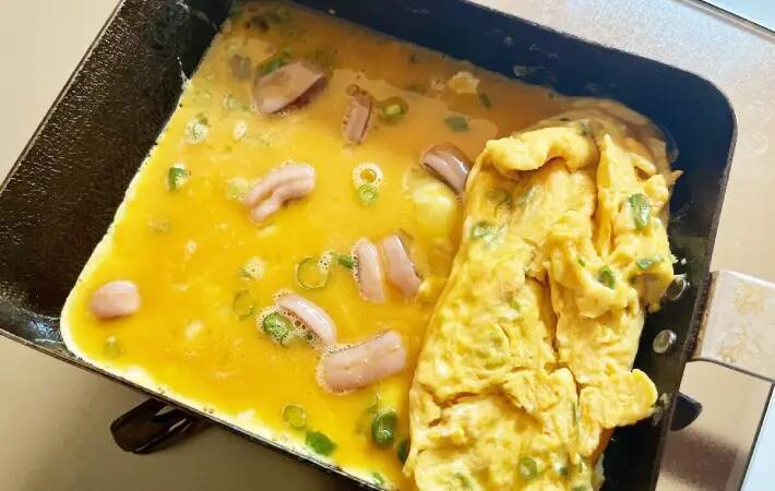 玉子焼きに余っていた『15g』を加えるだけ　食べた夫が「最高のつまみ」