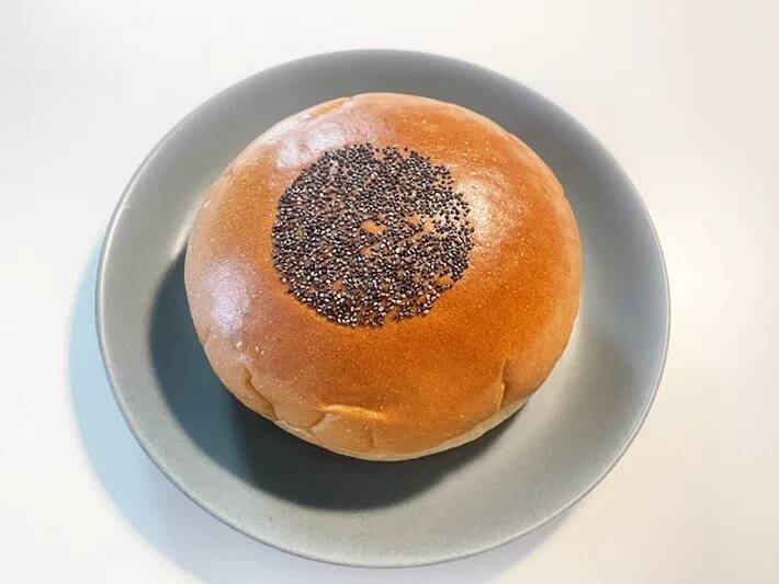 クーリッシュ、そのまま飲むの待って！　あんぱんに「注入」すると…大胆アレンジに「間違いないやつ」