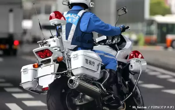 「車でスマホ操作、停止中でもアウト？　弁護士に聞いた正しいルール」の画像