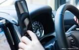 「車でスマホ操作、停止中でもアウト？　弁護士に聞いた正しいルール」の画像3