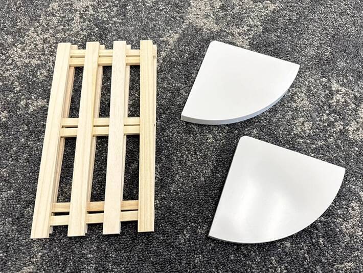 “壁に穴をあけたくない”問題を解決！100均材料3つで作れる棚が優秀すぎる