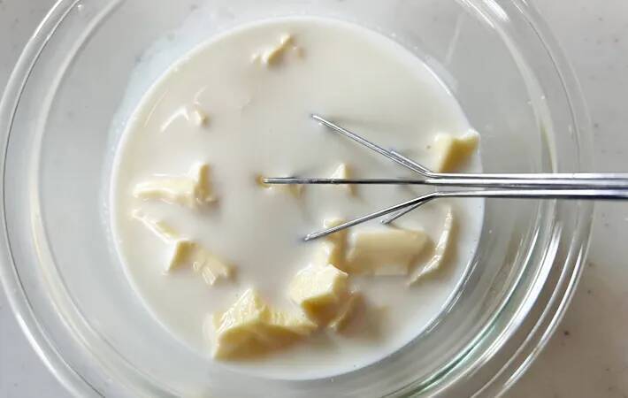 6Pチーズと牛乳をレンチンして…？　できた簡単おつまみに「たまらん！」