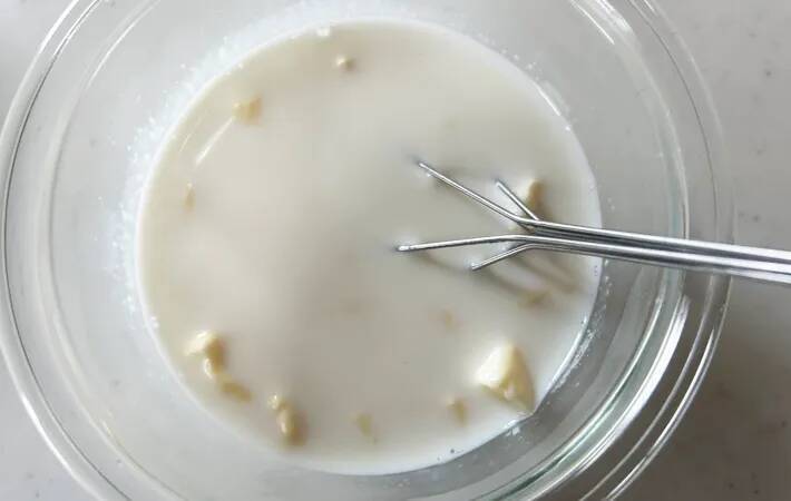 6Pチーズと牛乳をレンチンして…？　できた簡単おつまみに「たまらん！」