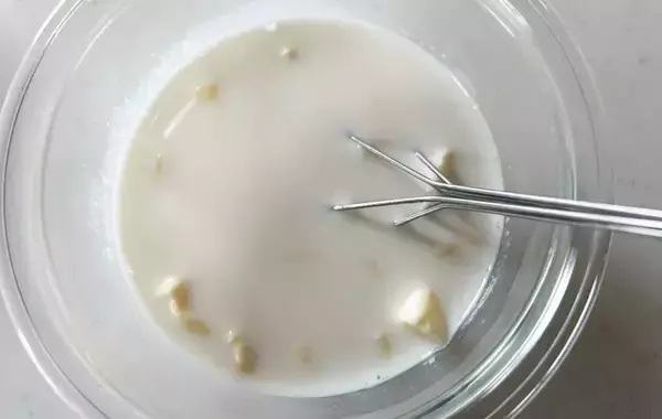 「6Pチーズと牛乳をレンチンして…？　できた簡単おつまみに「たまらん！」」の画像