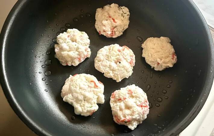 カニカマと一緒にポリ袋に入れたのは？　調理10分“簡単”おかず【レシピ】