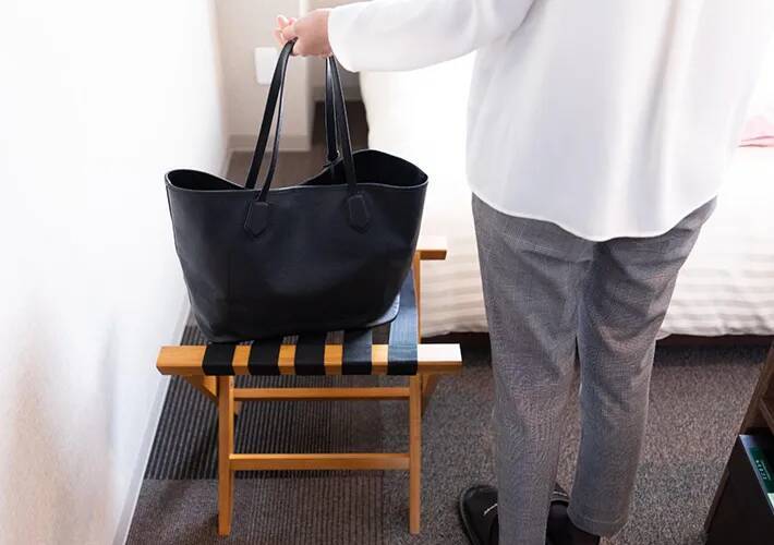 どうやって使うの？　ホテルの客室にある『謎のイス』、正体を聞いてみた