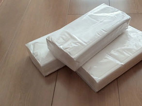 包丁でティッシュを『半分』にカットして…　大容量の携帯用を作る節約術が、こちら【身近な工夫4選】