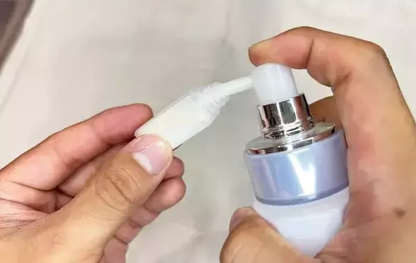 「100均で買った『お弁当のタレ瓶』　思わぬ活用法に「軽くなった」「便利すぎ」」の画像