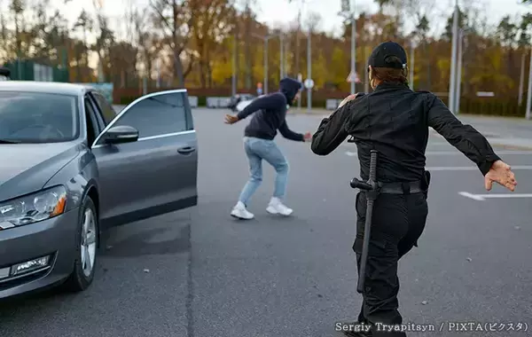 「なぜ彼は繁華街を全力疾走したのか？　“スピードスター”と呼ばれた警察官の誇り」の画像