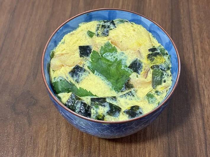 使う食材は卵と『お吸い物』のみ！　寒い時期にピッタリな『レンチンレシピ』が…