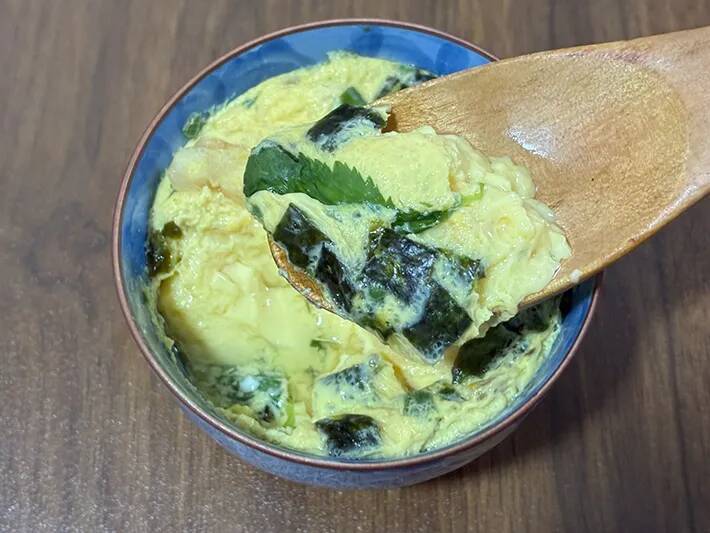 使う食材は卵と『お吸い物』のみ！　寒い時期にピッタリな『レンチンレシピ』が…