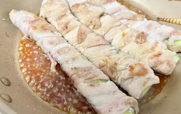 「キュウリの食べ方に「これいいね！」　豚バラ肉をぐるぐる巻いて？」の画像