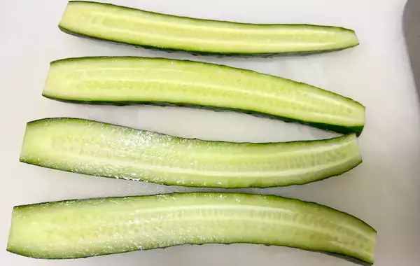 「キュウリの食べ方に「これいいね！」　豚バラ肉をぐるぐる巻いて？」の画像