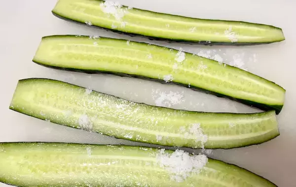 「キュウリの食べ方に「これいいね！」　豚バラ肉をぐるぐる巻いて？」の画像