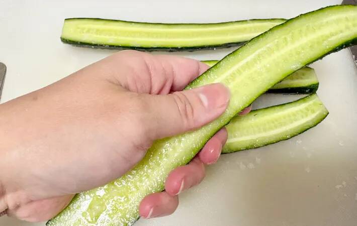 キュウリの食べ方に「これいいね！」　豚バラ肉をぐるぐる巻いて？
