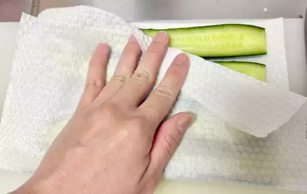 「キュウリの食べ方に「これいいね！」　豚バラ肉をぐるぐる巻いて？」の画像