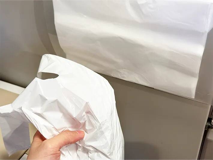 1分で完成！　余ったクリアファイルを「サッと取り出せる」ビニール袋収納に変える裏ワザ