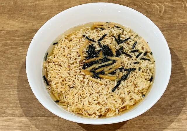 【ズボラ飯レシピ】え、これアリなの？　チキンラーメンにお茶づけ海苔を足したら…