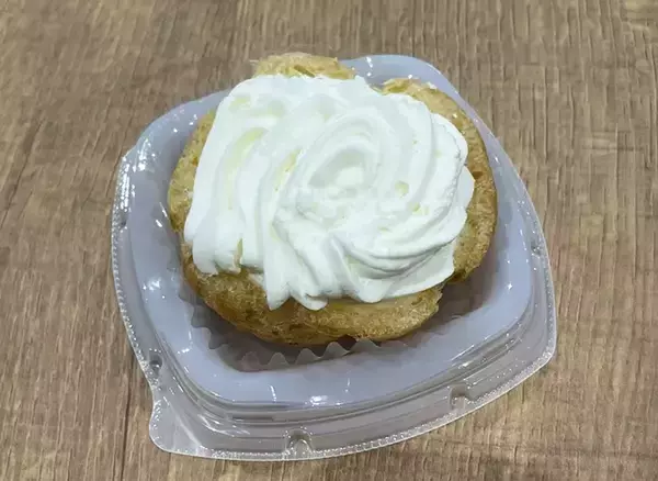 「シュークリームの中身は『生クリーム』ではなく？　レモンが香る味に「食べやすい」「驚いた」」の画像