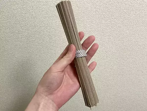 「乾麺のそばを『水』からゆでると？　できあがりに「ノド越しが違う！」」の画像