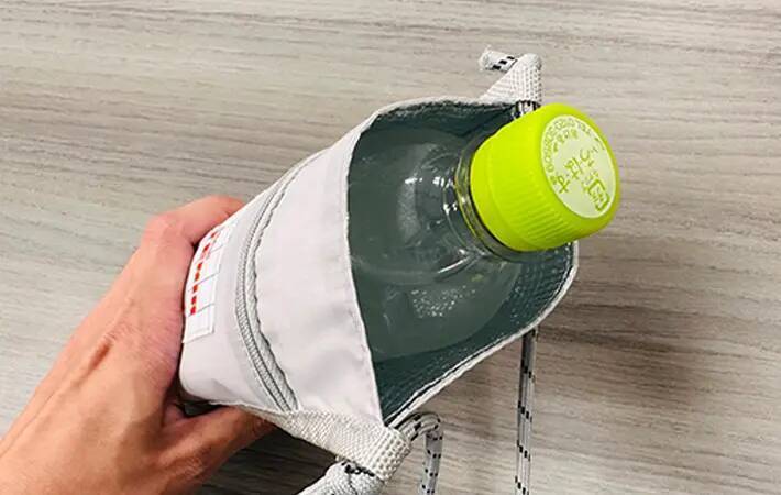 3COINSで見つけた夏にぴったりのサコッシュ　ペットボトルの保冷や塩分補給がこれで快適に！