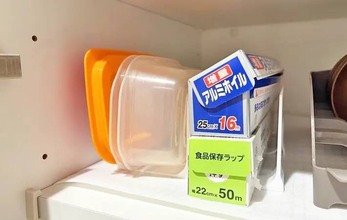 110円の『ペットボトルラック』が優秀！　4つ活用法を試したら「もう1個ほしい」【DAISO】