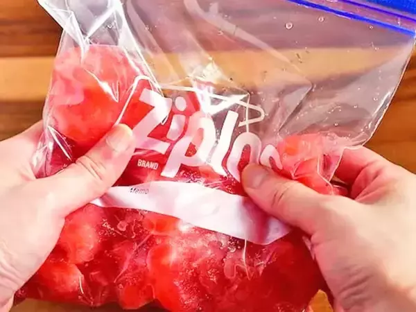 かき氷機いらず！　スイカとジッパー袋で作る『簡単シャーベット』【管理栄養士のレシピ】