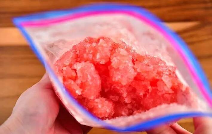 かき氷機いらず！　スイカとジッパー袋で作る『簡単シャーベット』【管理栄養士のレシピ】