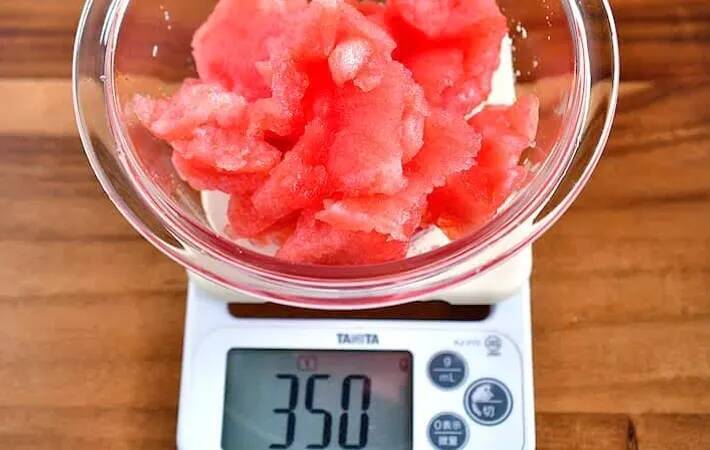 かき氷機いらず！　スイカとジッパー袋で作る『簡単シャーベット』【管理栄養士のレシピ】