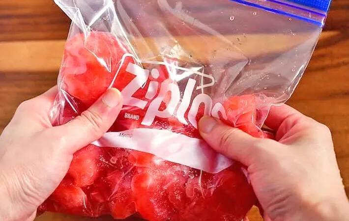 かき氷機いらず！　スイカとジッパー袋で作る『簡単シャーベット』【管理栄養士のレシピ】
