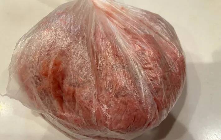ハンバーグに『大さじ1杯』入れてみて！　ふわっと柔らかくなって「冷めても固くない」