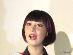 釈由美子は４人姉妹だって知ってた 姉や妹の写真に タイプが全然違う の声 年8月25日 エキサイトニュース