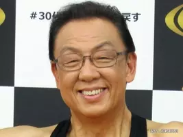 沖縄 翁長県知事の 頭髪移設 疑惑 抜け落ちた若かりし頃の写真 16年2月28日 エキサイトニュース