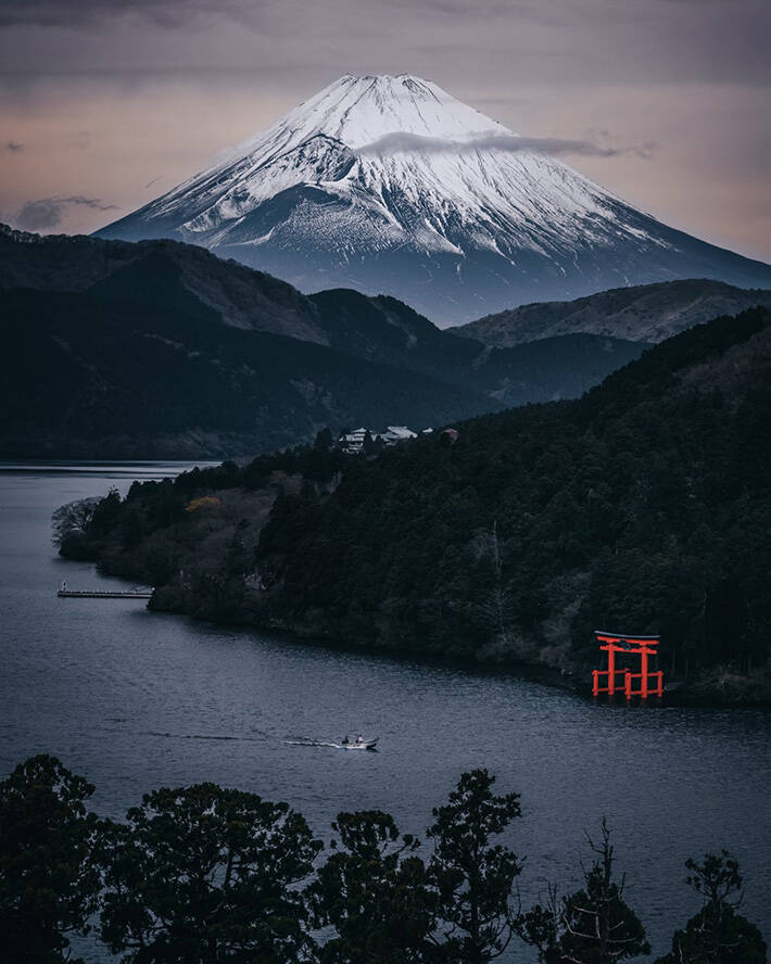 国内外から反響 まるで水墨画のような富士山と芦ノ湖を収めた２枚の写真が美しい 21年2月14日 エキサイトニュース