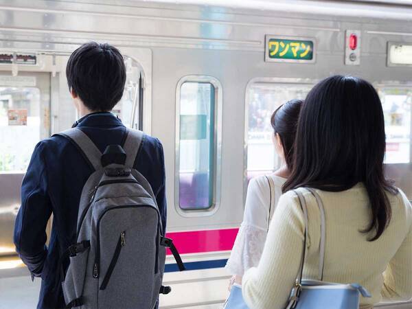 電車内で居眠りした女性 そばにいた高校生の 行動 に ハッとする 21年8月1日 エキサイトニュース