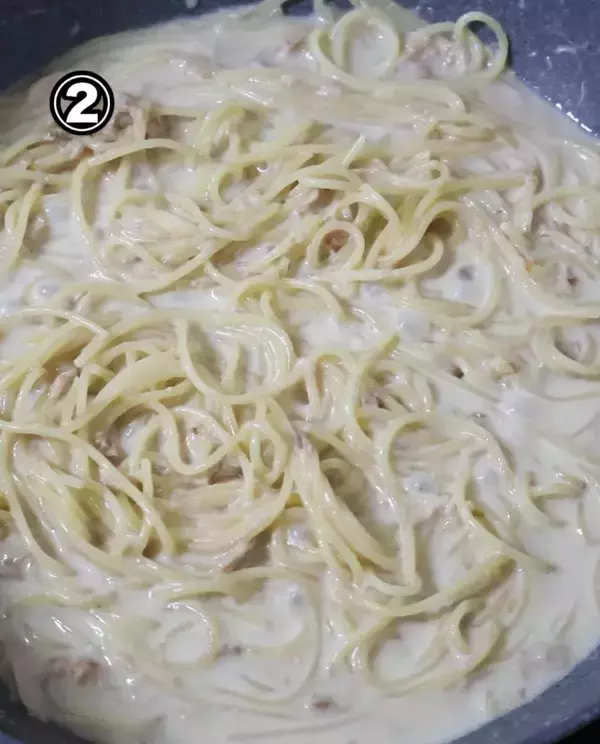 「フライパンに水とツナ缶を入れて…？　できた一品に「魔法みたい」「黄金コンビ」【脱マンネリレシピ】」の画像