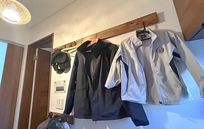 「一度着て、まだ洗わない服は…」　洗濯のプロが『保管場所』をアドバイス【冬服のニオイ対策】